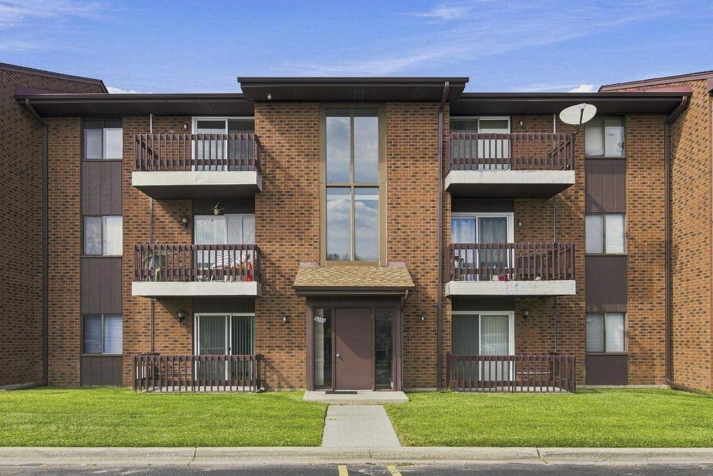 6408 Nature DR #3W, Oak Forest, IL 60452