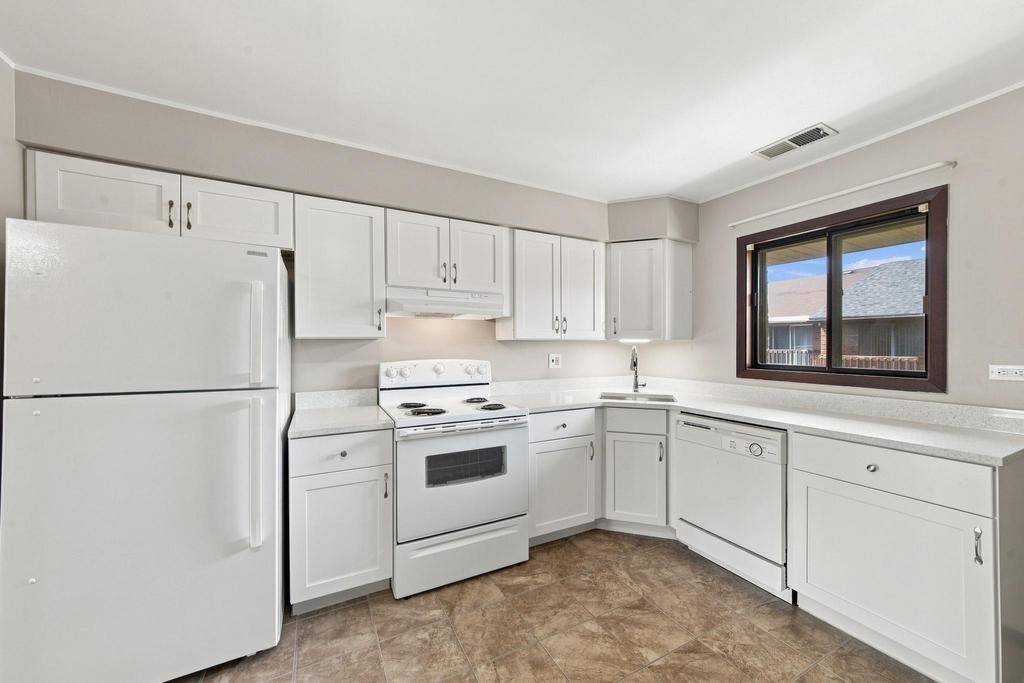 6408 Nature DR #3W, Oak Forest, IL 60452