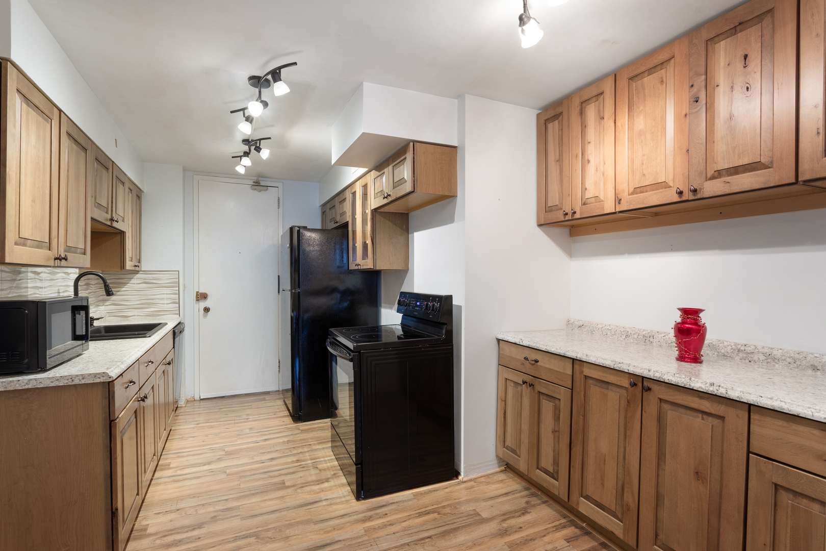 5901 N Sheridan RD #2J, Chicago, IL 60660