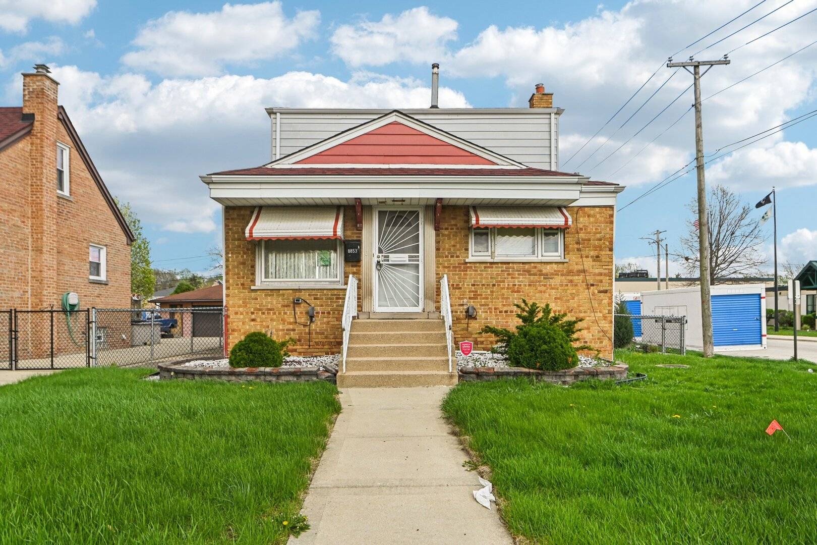 8853 S Troy AVE, Evergreen Park, IL 60805