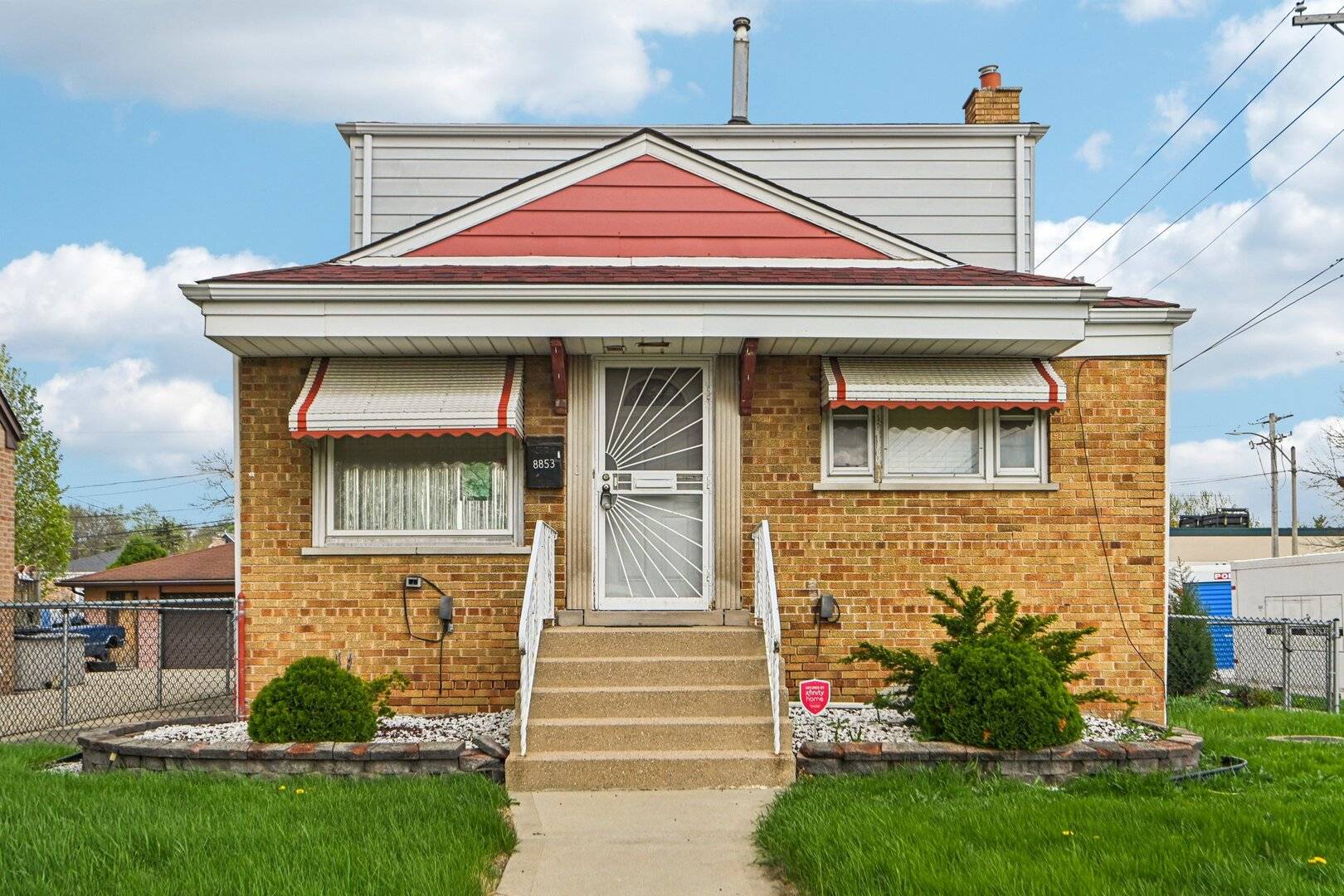8853 S Troy AVE, Evergreen Park, IL 60805