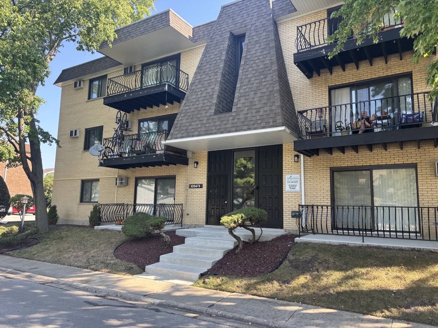 10S473 Echo LN #12, Willowbrook, IL 60527