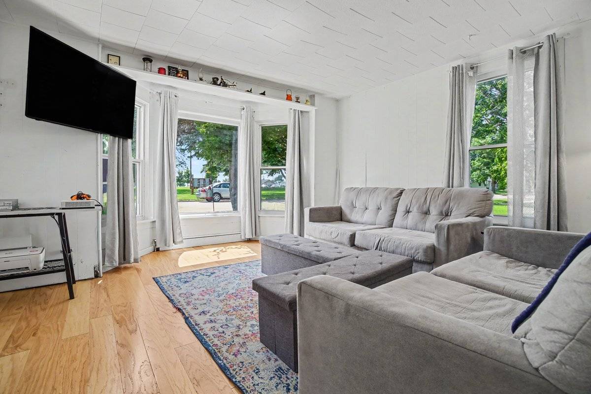 106 E Front ST, Granville, IL 61326