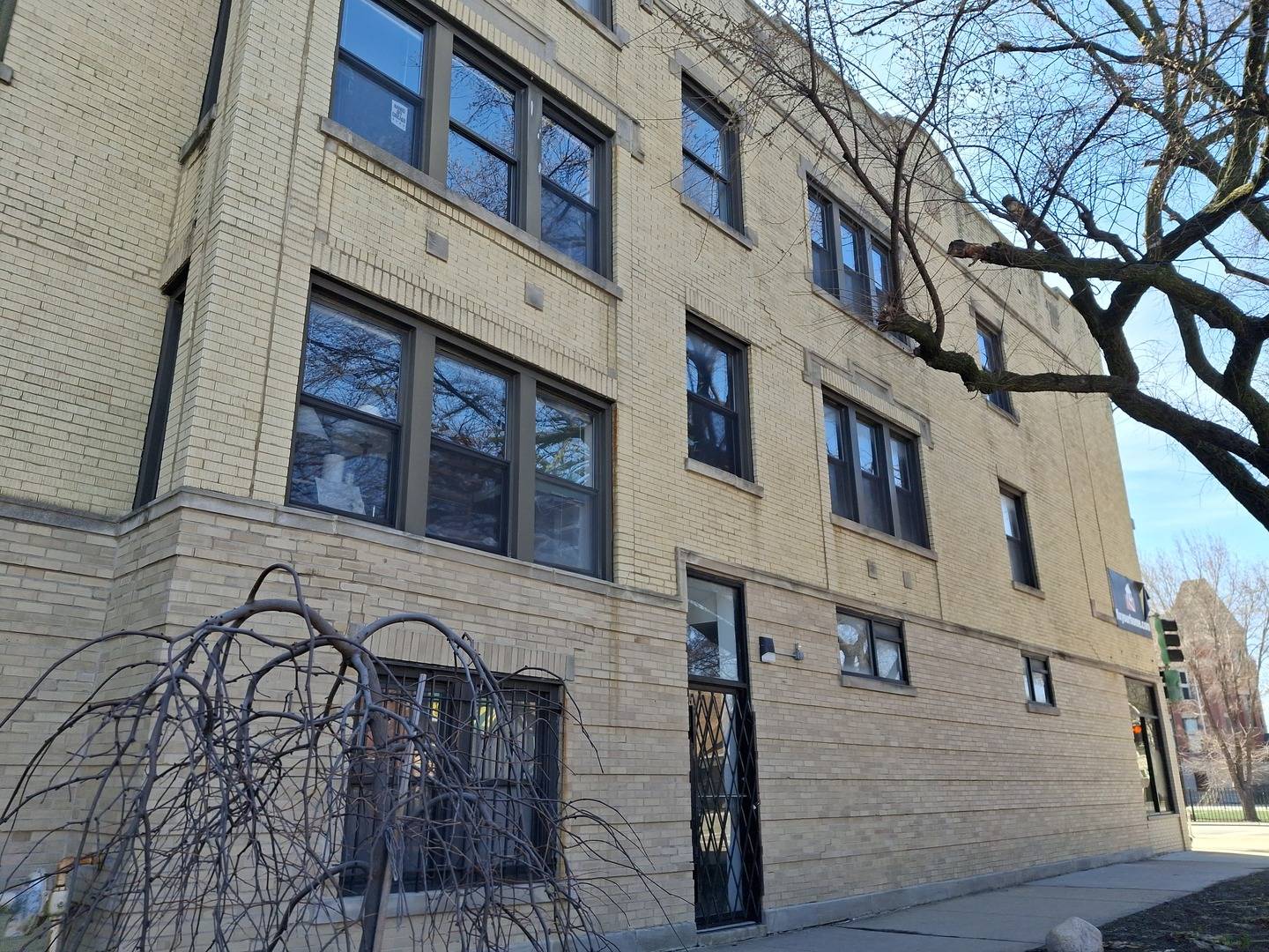 3149 W Wellington AVE #1, Chicago, IL 60618