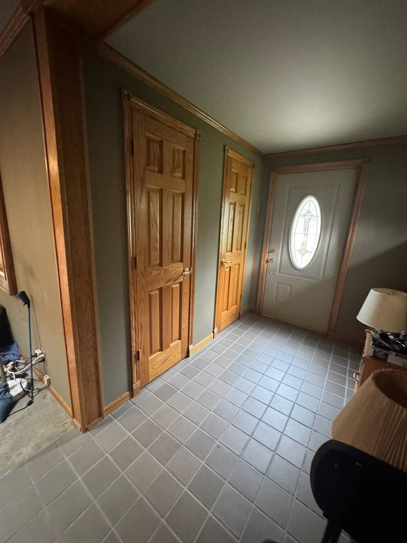 1802 Walnut CIR, Northbrook, IL 60062