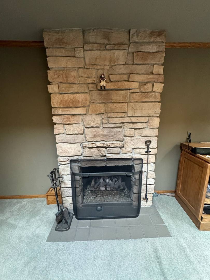 1802 Walnut CIR, Northbrook, IL 60062
