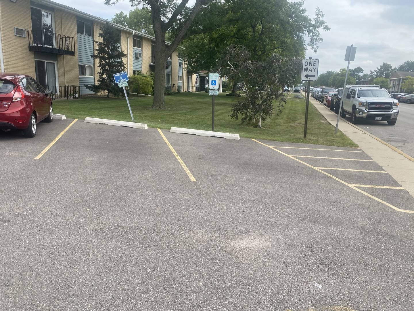 9581 DEE RD #2L, Des Plaines, IL 60016