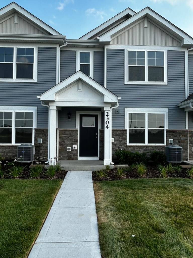 2304 Noble LN, Yorkville, IL 60560