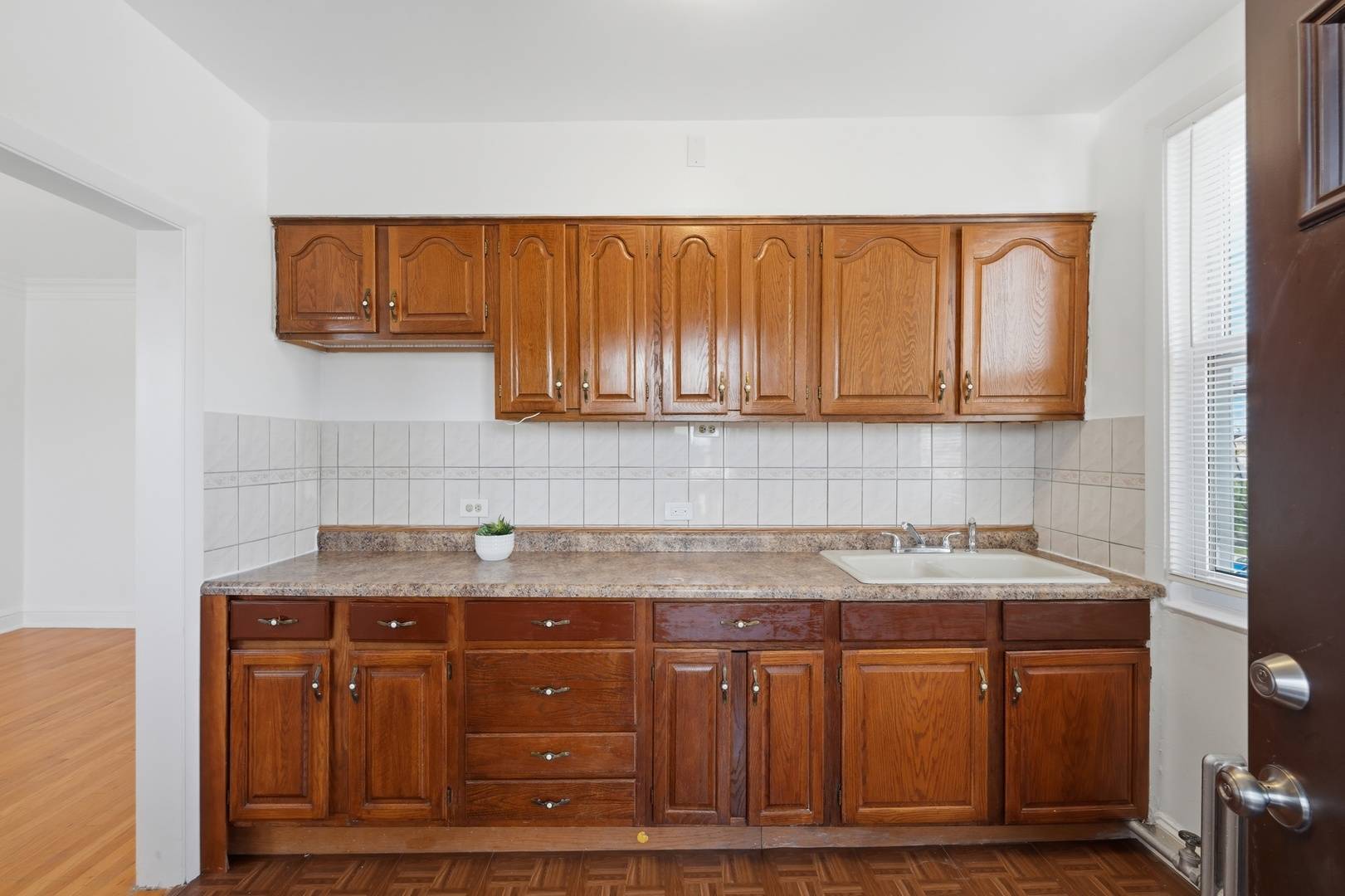 5708 W George ST #2, Chicago, IL 60634