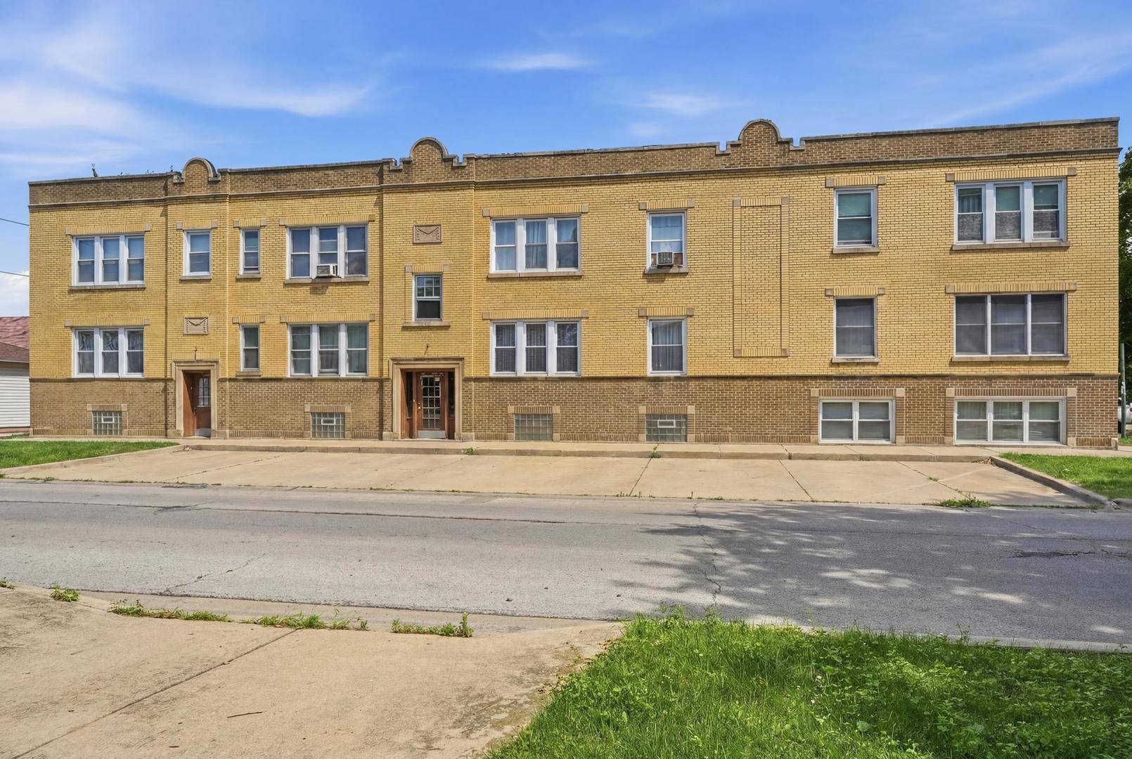 5708 W George ST #2, Chicago, IL 60634