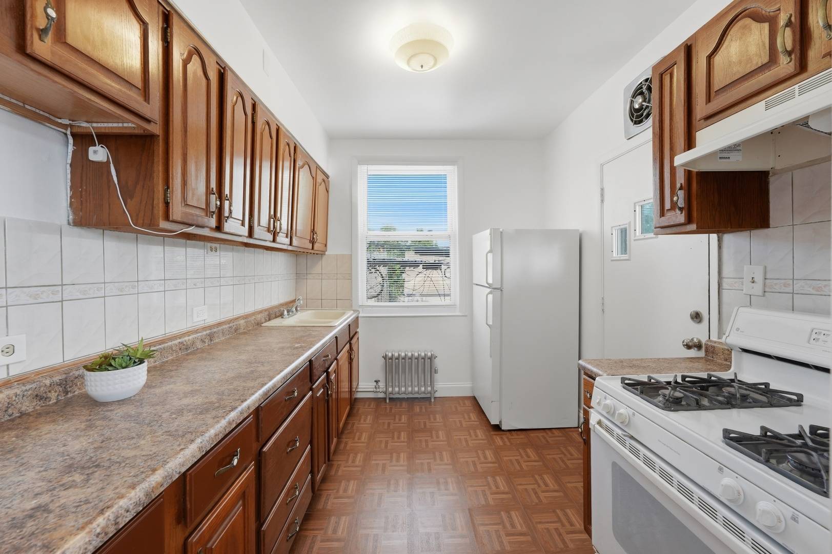 5708 W George ST #2, Chicago, IL 60634