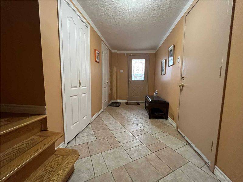26 Joanna CRES, Vaughan, ON L4J 5E7