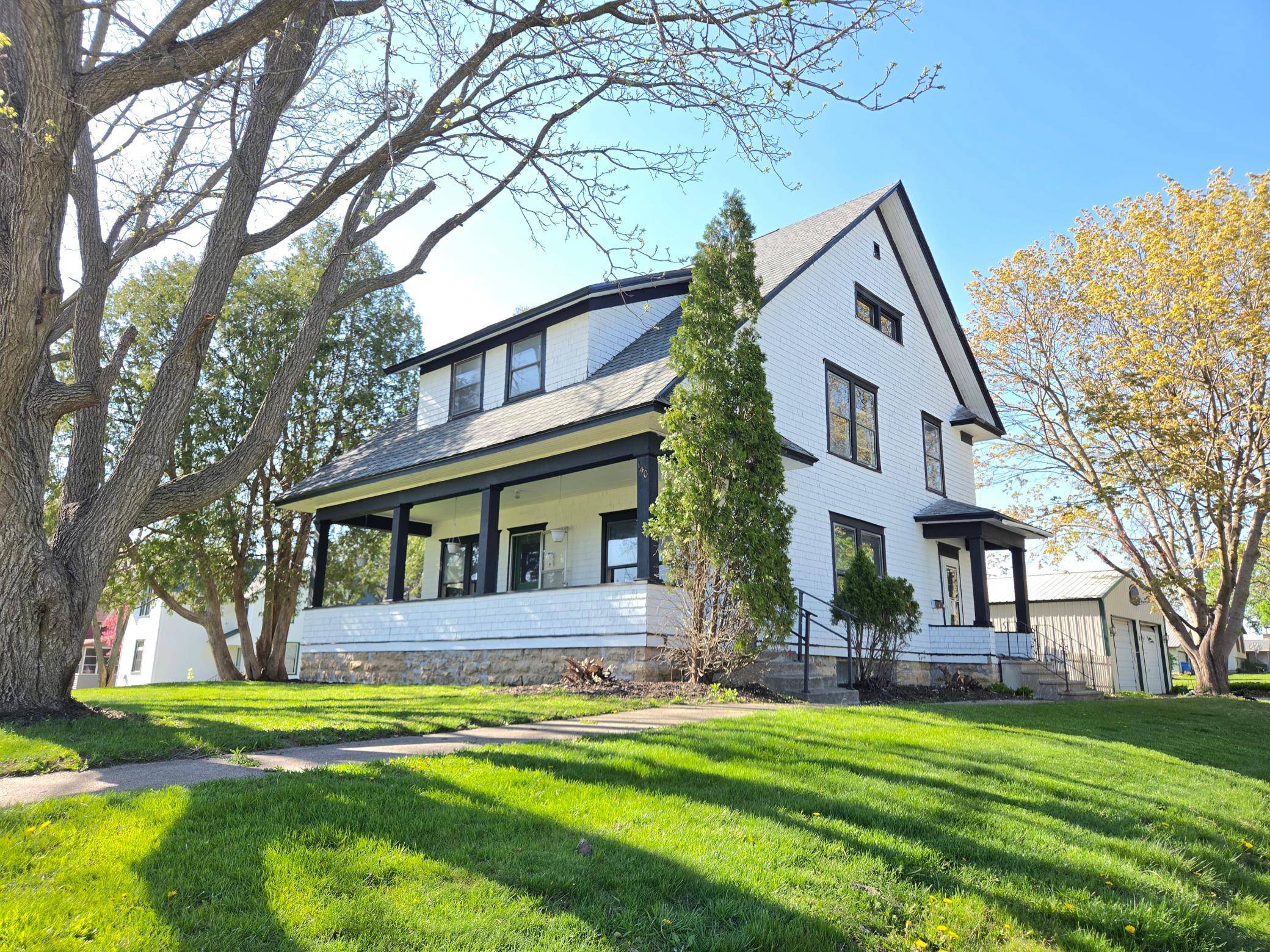 140 W Main ST, Lewiston, MN 55952