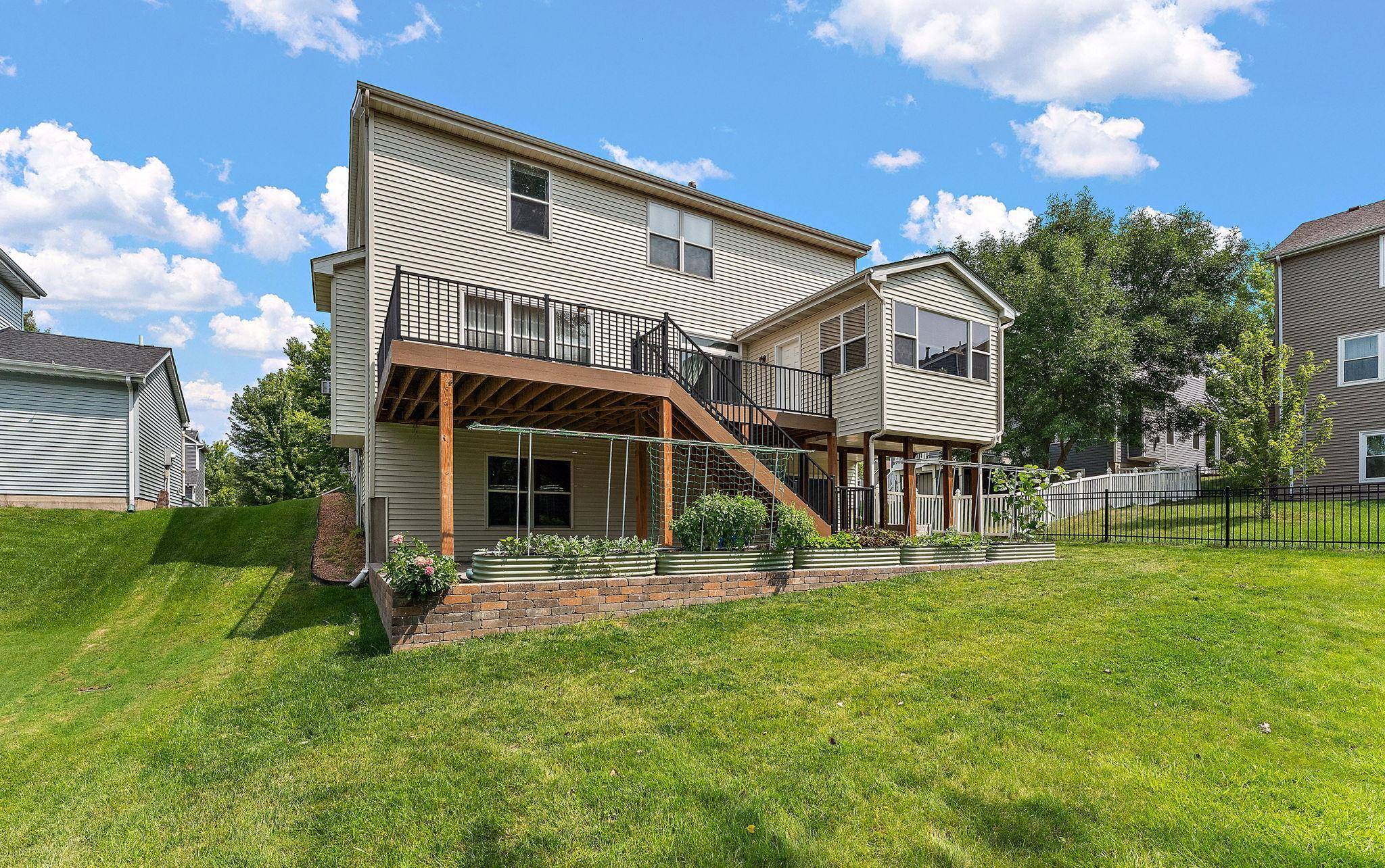 17855 90th PL N, Maple Grove, MN 55311
