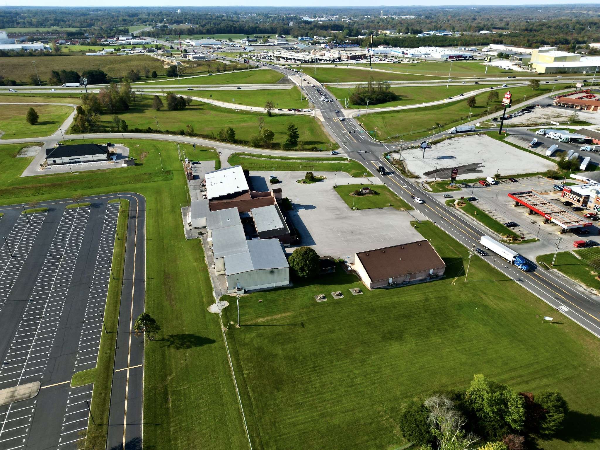 2568 Genesis Rd, Crossville, TN 38571