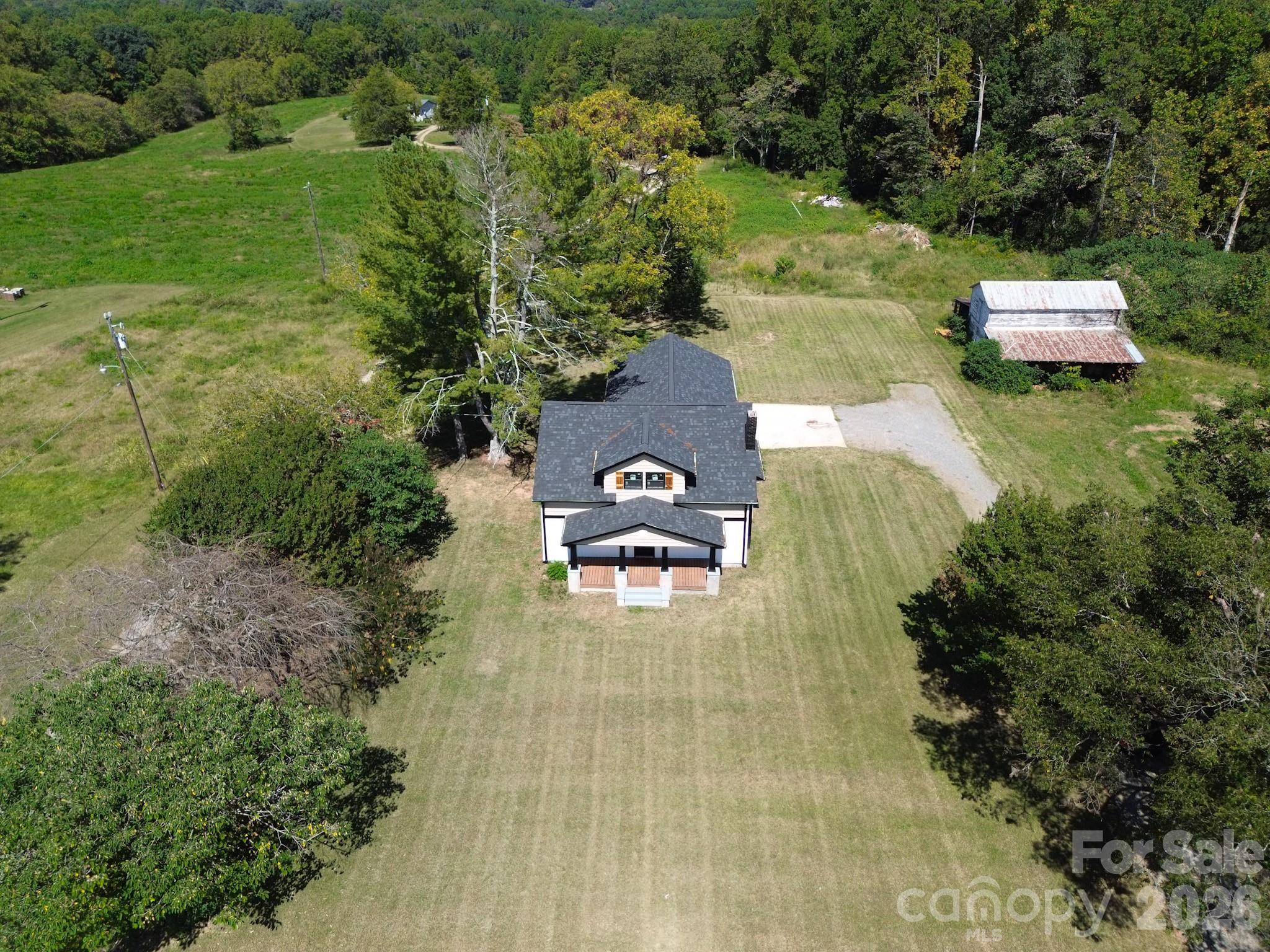1826 N Oak Ridge Church RD, Yadkinville, NC 27055