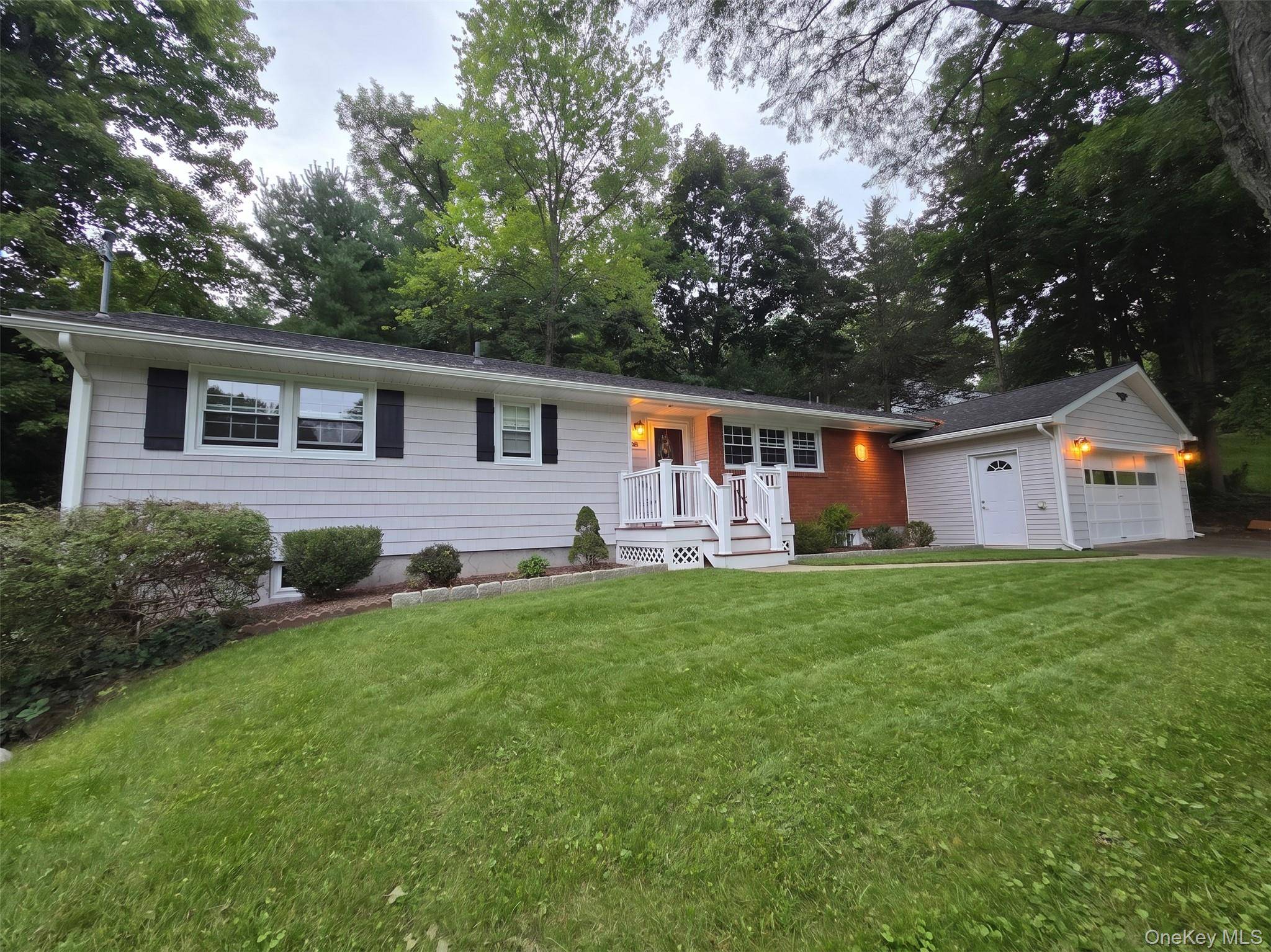 80 Colburn DR, Poughkeepsie, NY 12603