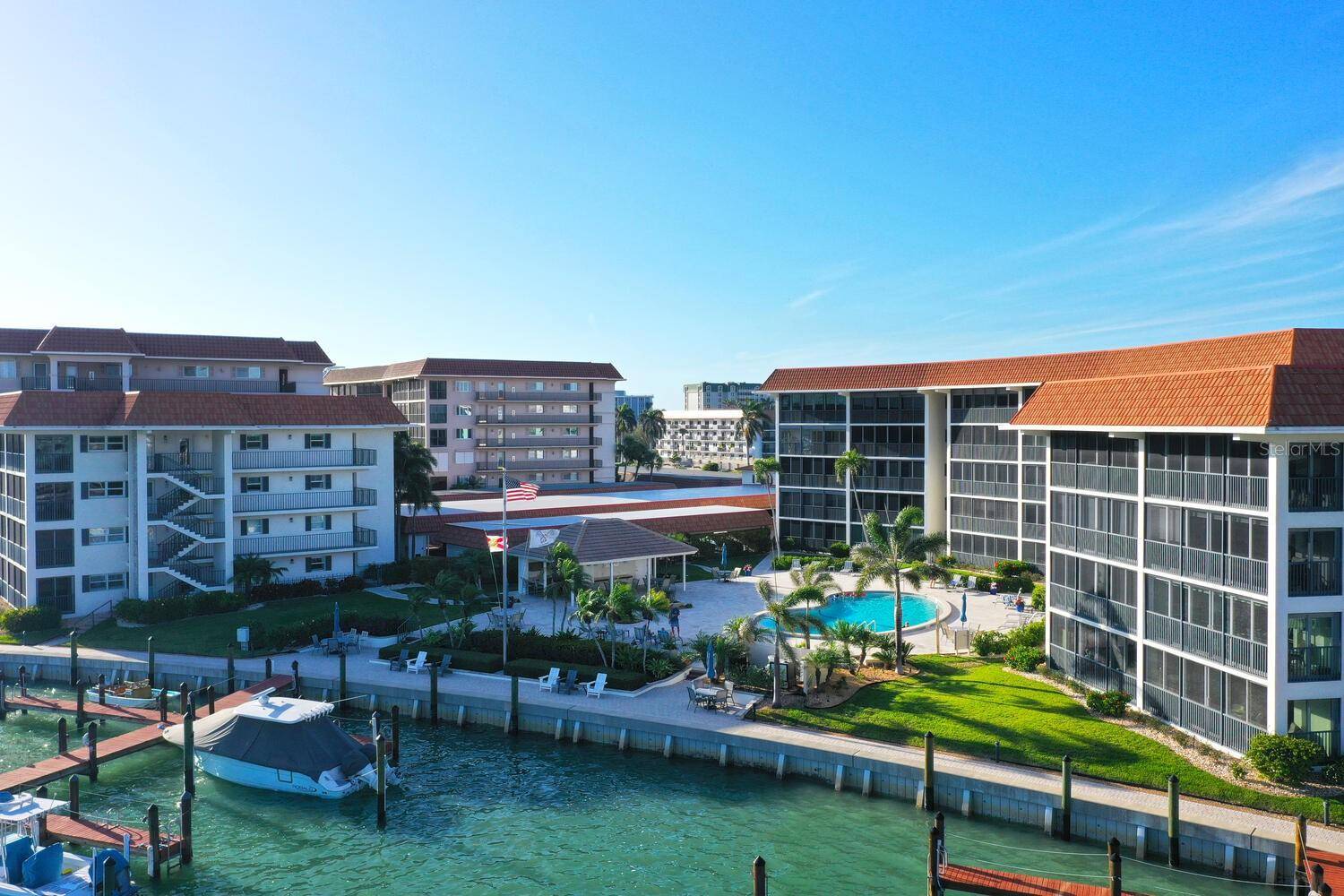 222 HARBOUR DR #114, Naples, FL 34103