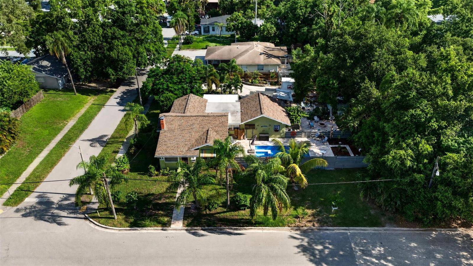2404 W 11TH AVE, Bradenton, FL 34205
