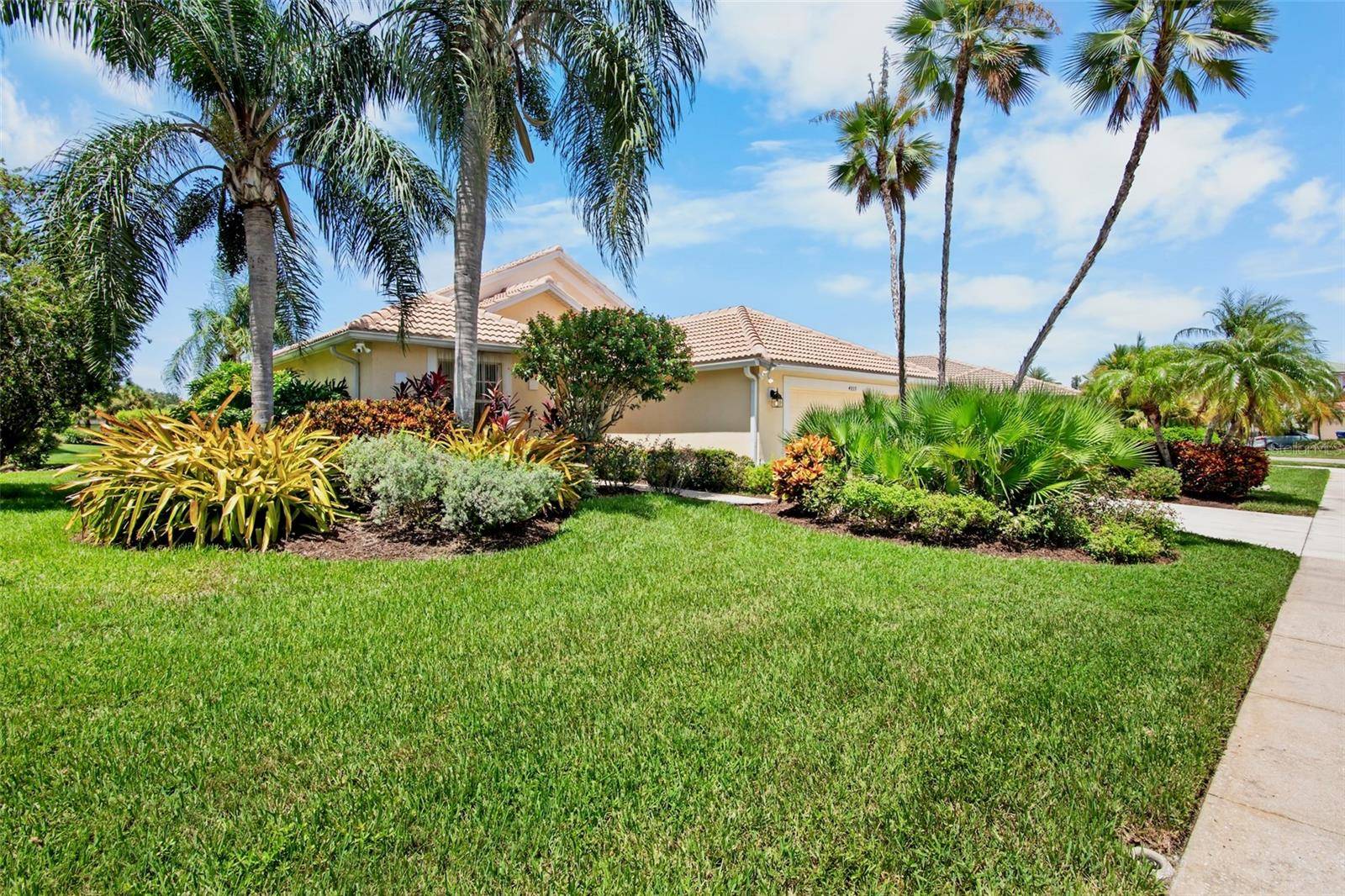 4859 SABAL LAKE CIR, Sarasota, FL 34238
