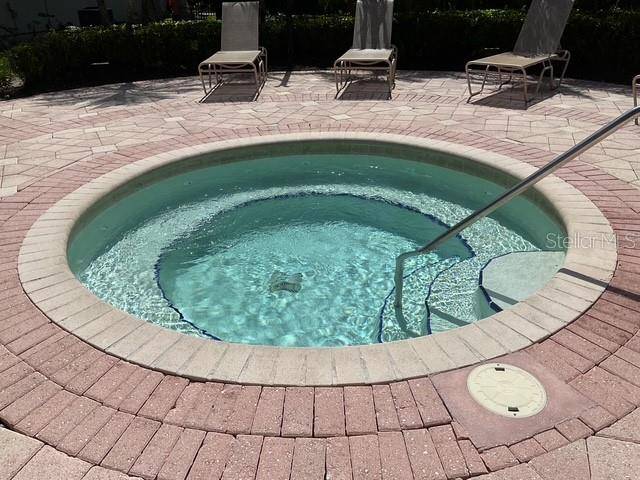 5711 BENTGRASS DR #19-211, Sarasota, FL 34235