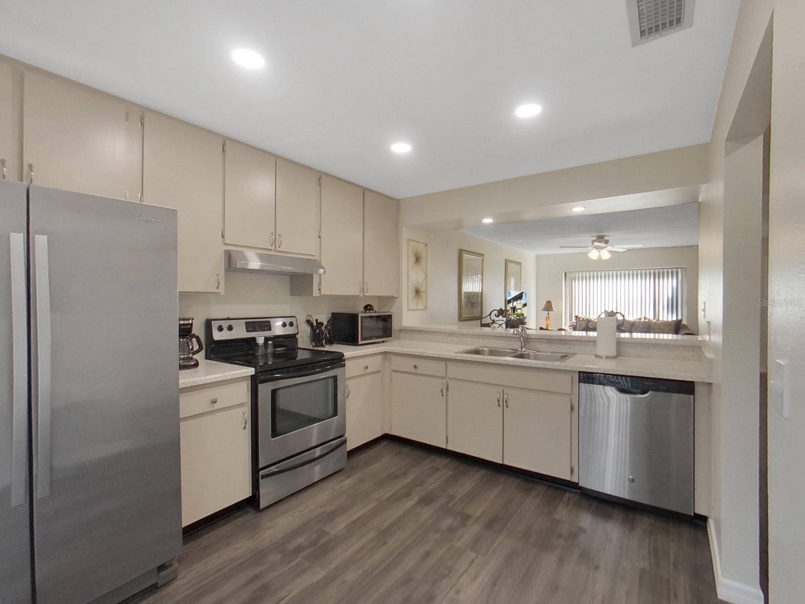 7805 AMBERLEA CT, Temple Terrace, FL 33637