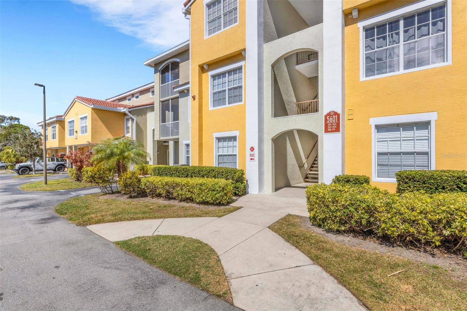 5601 BENTGRASS DR #10-202, Sarasota, FL 34235