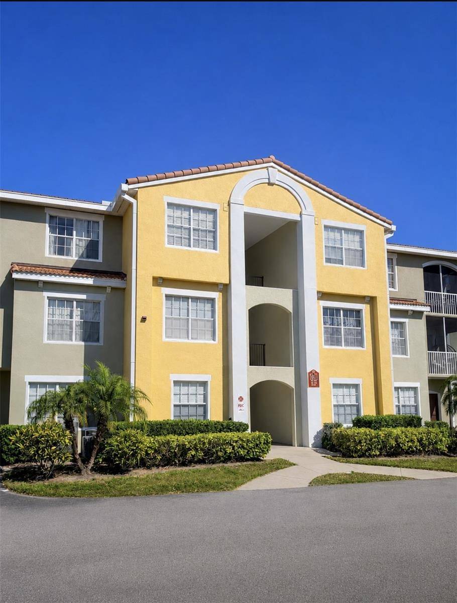 5601 BENTGRASS DR #10-202, Sarasota, FL 34235