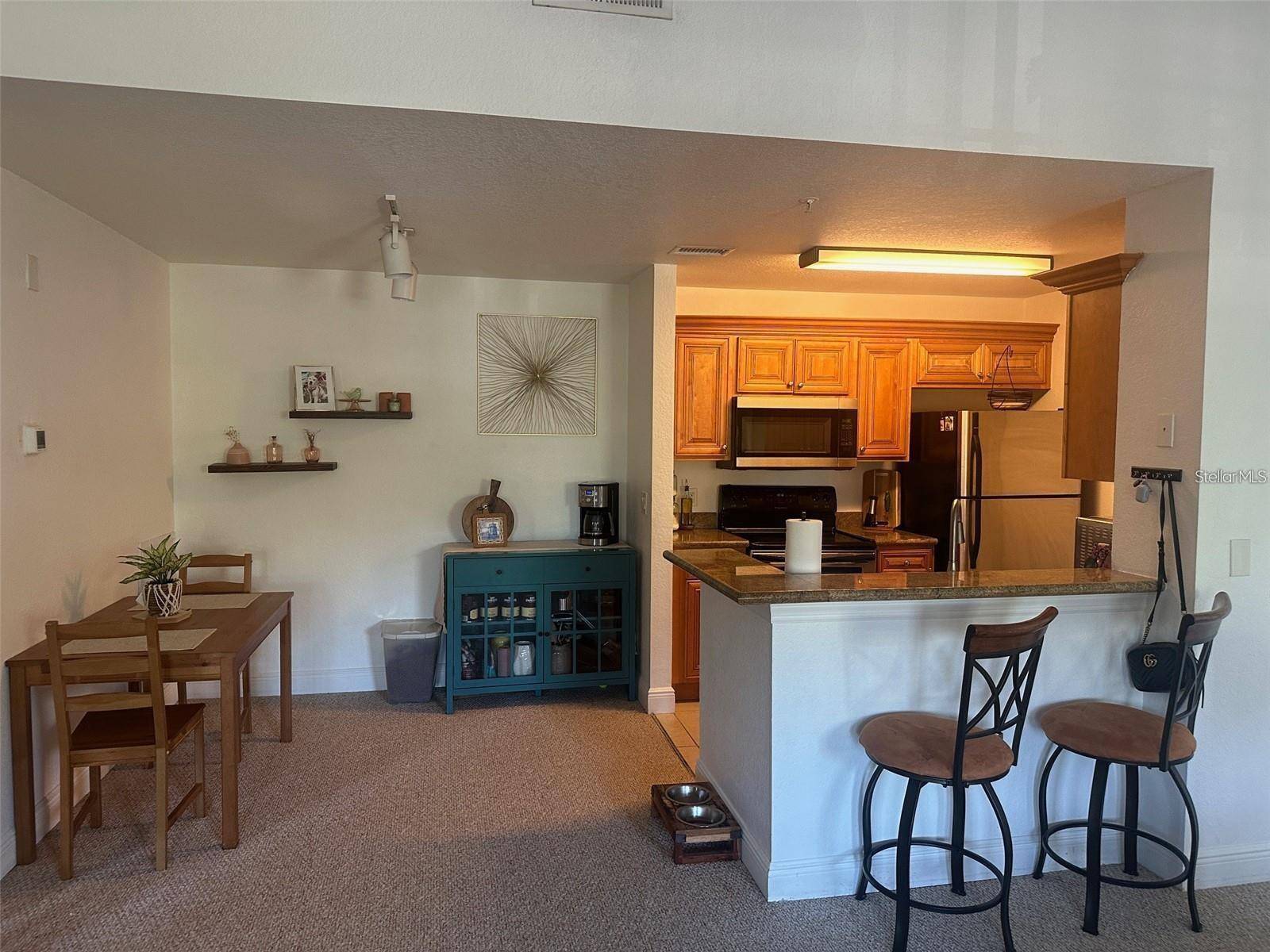 8926 MANOR LOOP #202, Bradenton, FL 34202
