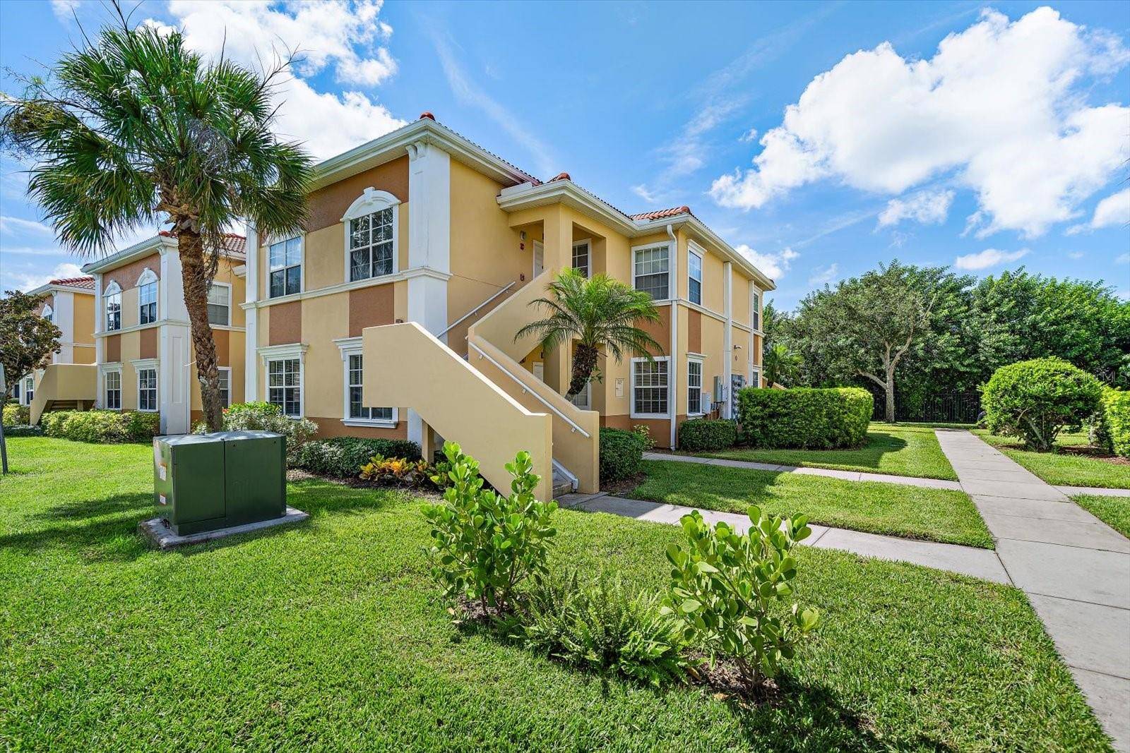 1010 VILLAGIO CIR #104, Sarasota, FL 34237