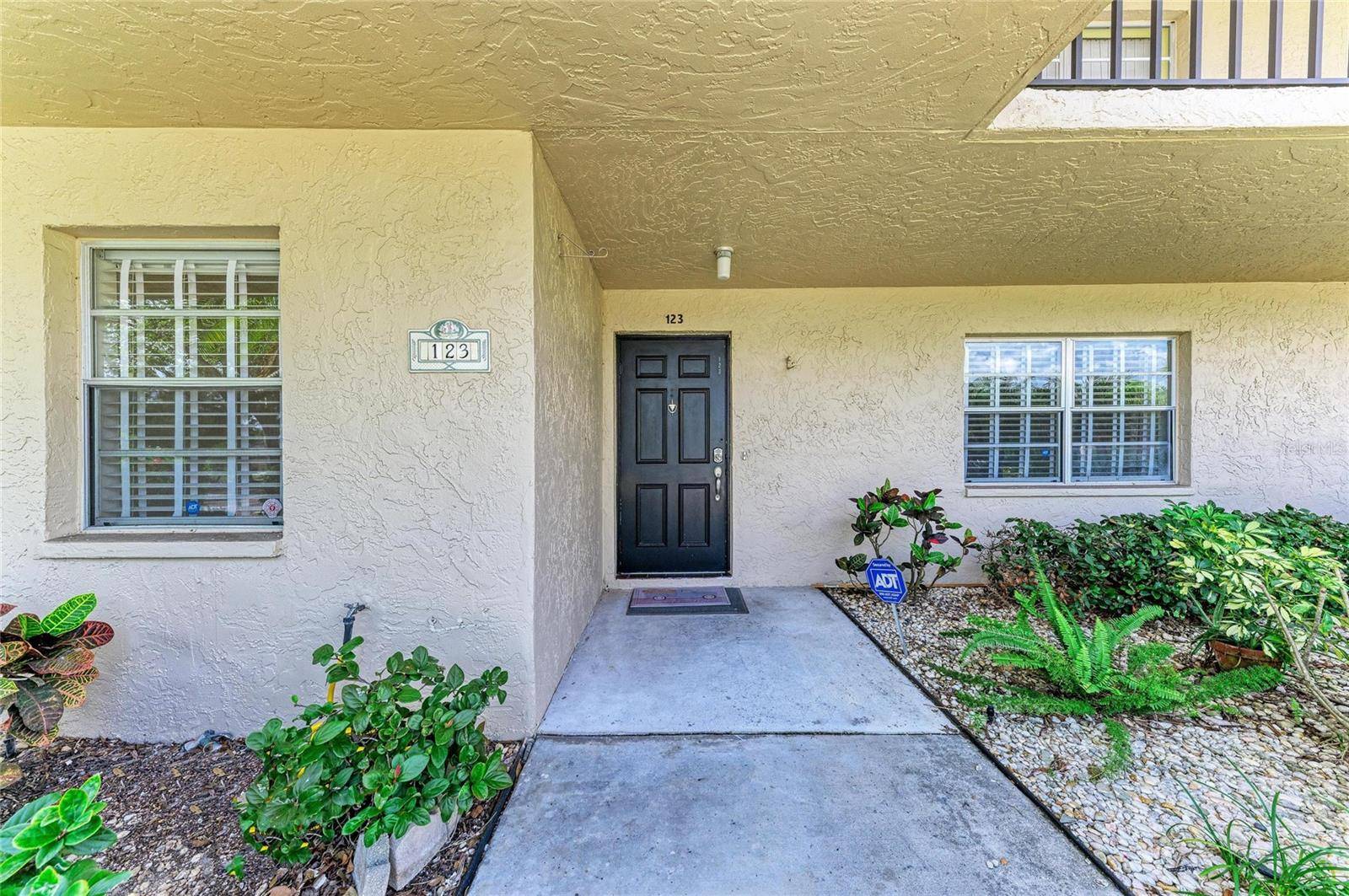 6999 W COUNTRY CLUB DR N #123, Sarasota, FL 34243