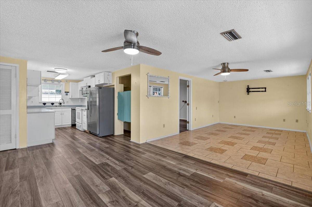 524 SPRING AVE, Anna Maria, FL 34216