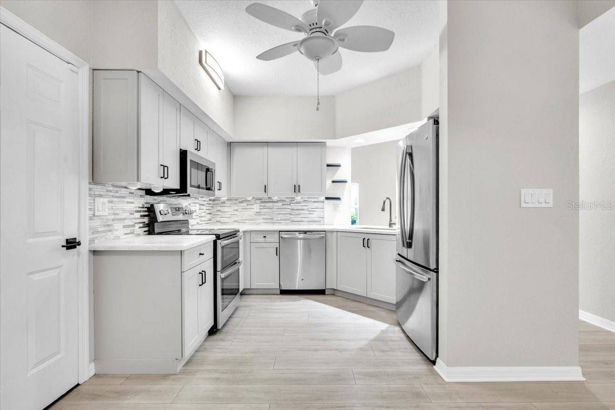 7146 STRAND CIR, Bradenton, FL 34203