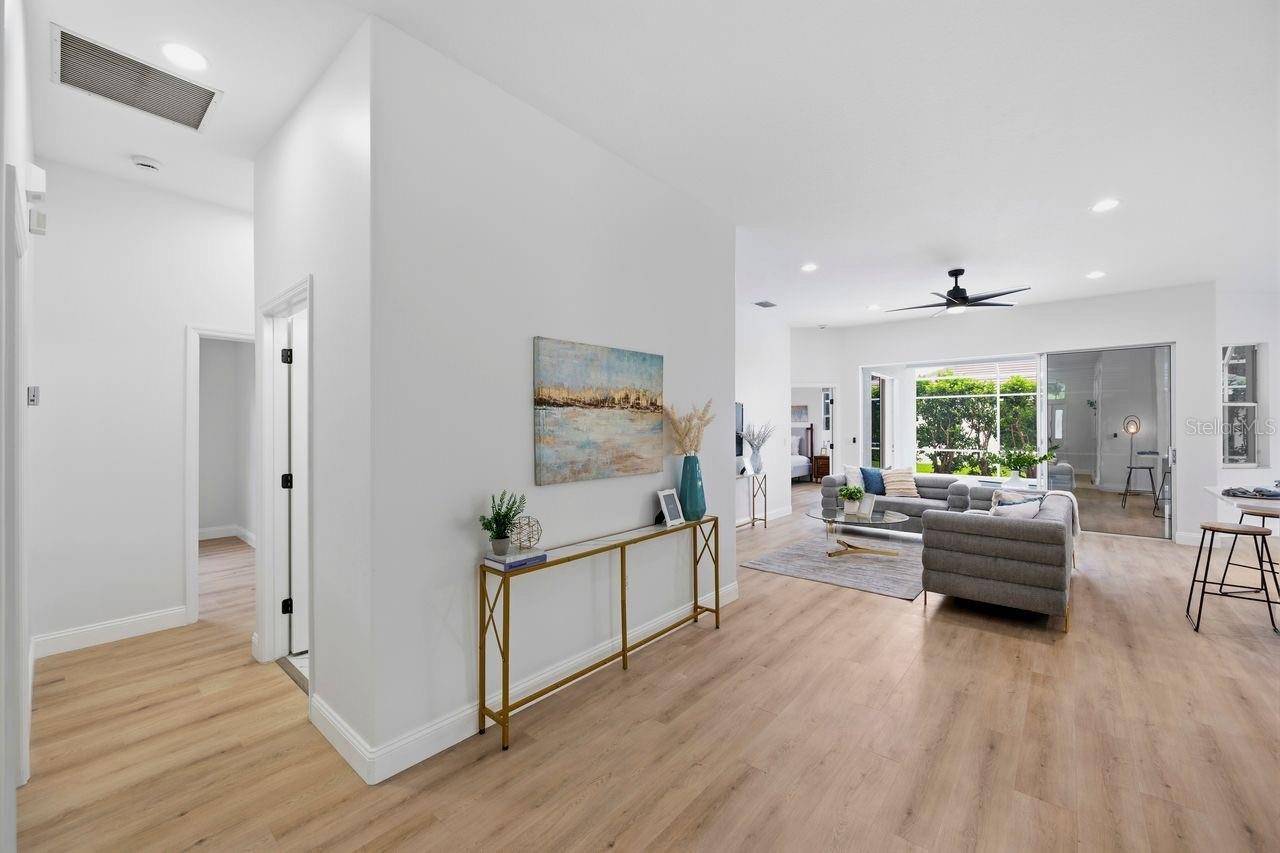 6011 CHAPARRAL AVE, Sarasota, FL 34243