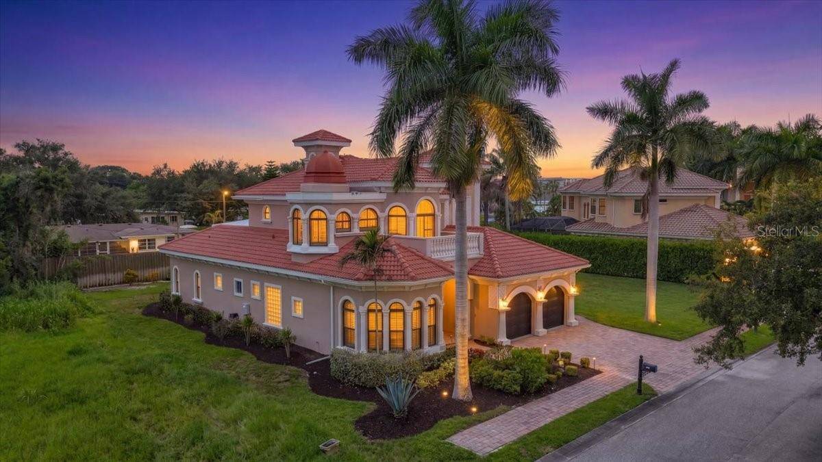 1650 ASSISI DR #16, Sarasota, FL 34231