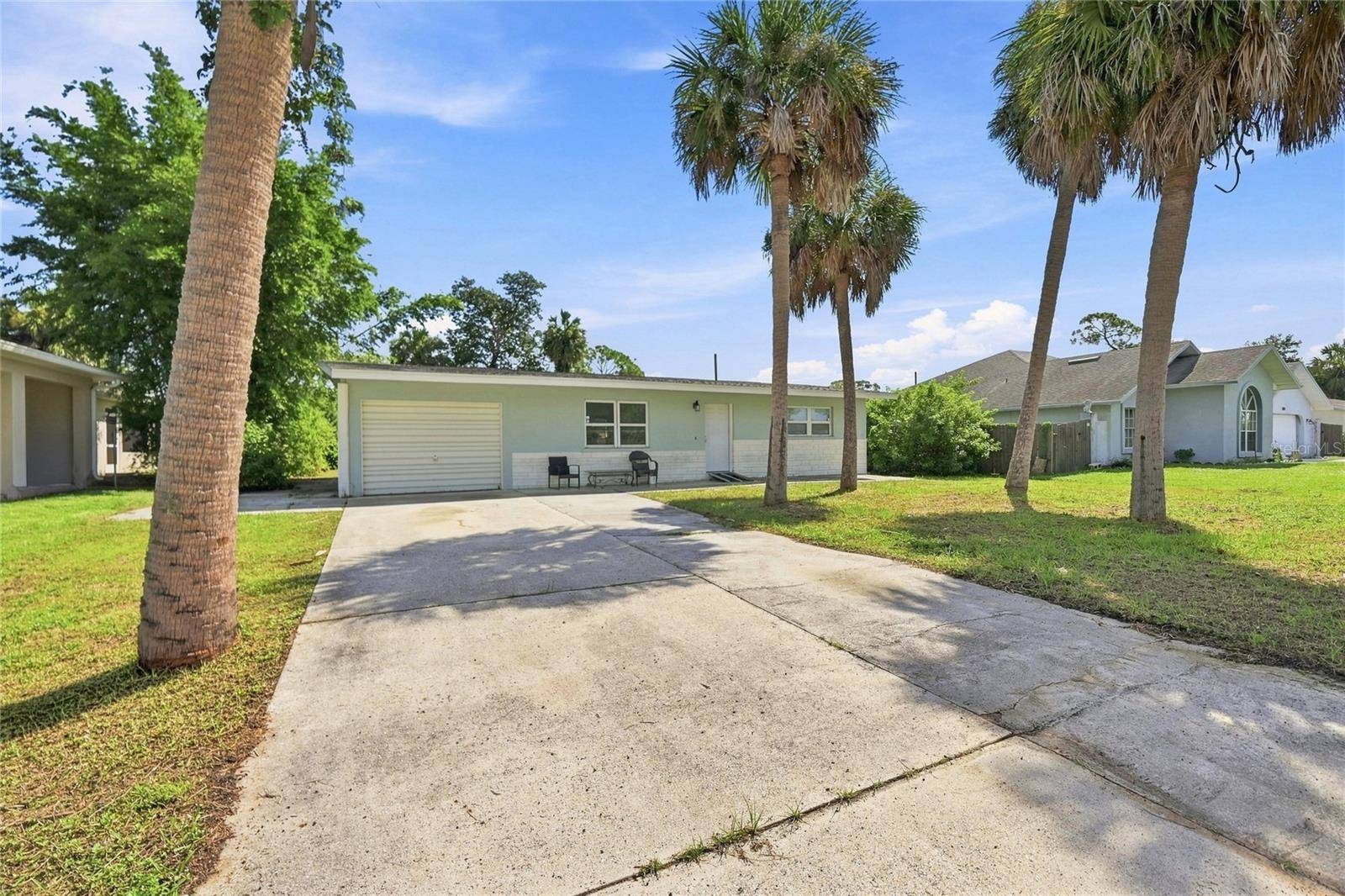 2618 LAKESHORE CIR, Port Charlotte, FL 33952