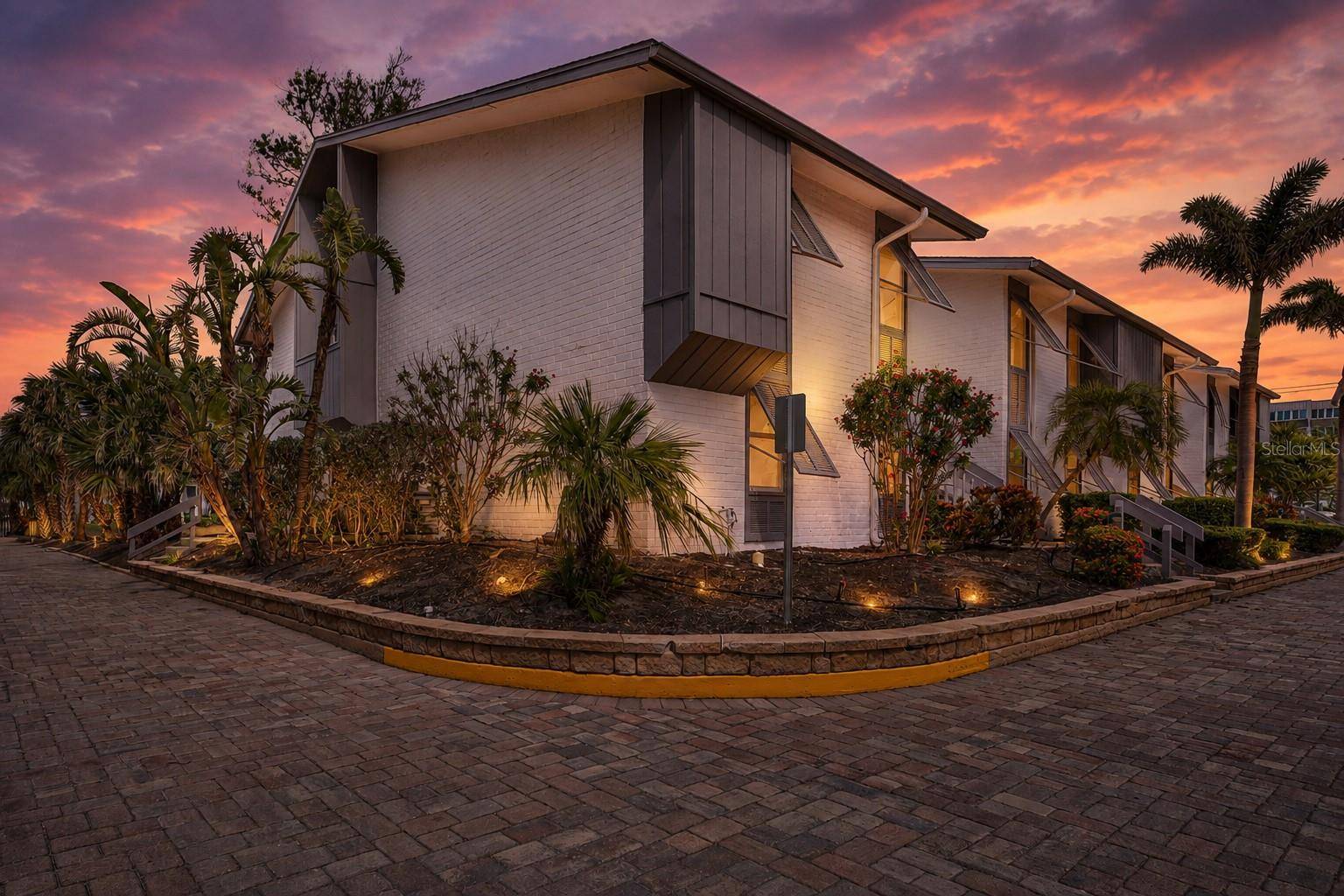 1141 W PEPPERTREE DR #1141, Sarasota, FL 34242