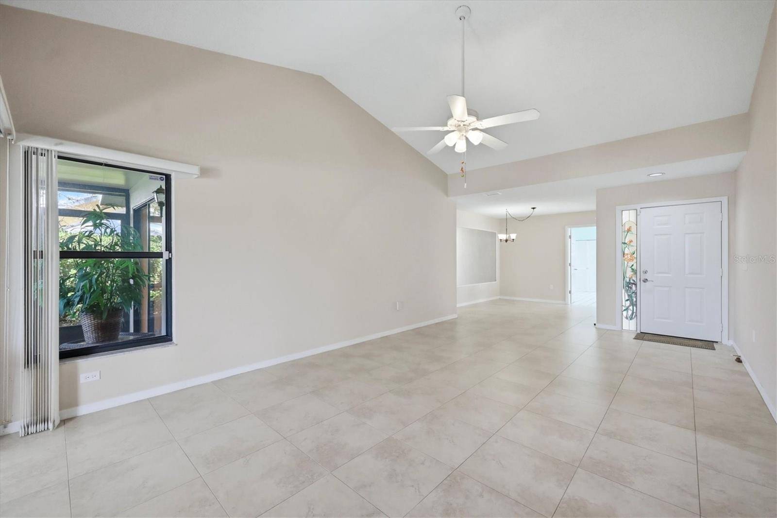 214 SOUTHAMPTON DR #327, Venice, FL 34293