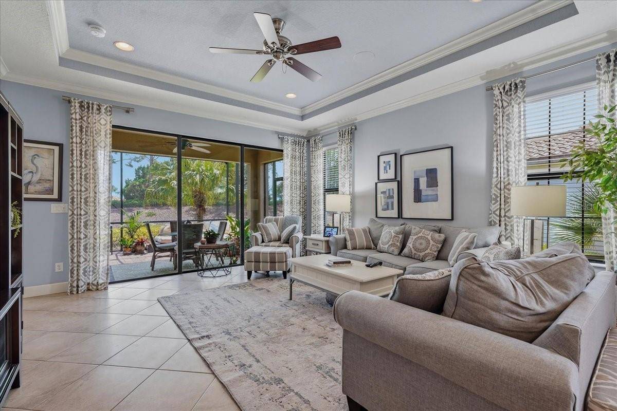 13214 TORRESINA TER, Bradenton, FL 34211