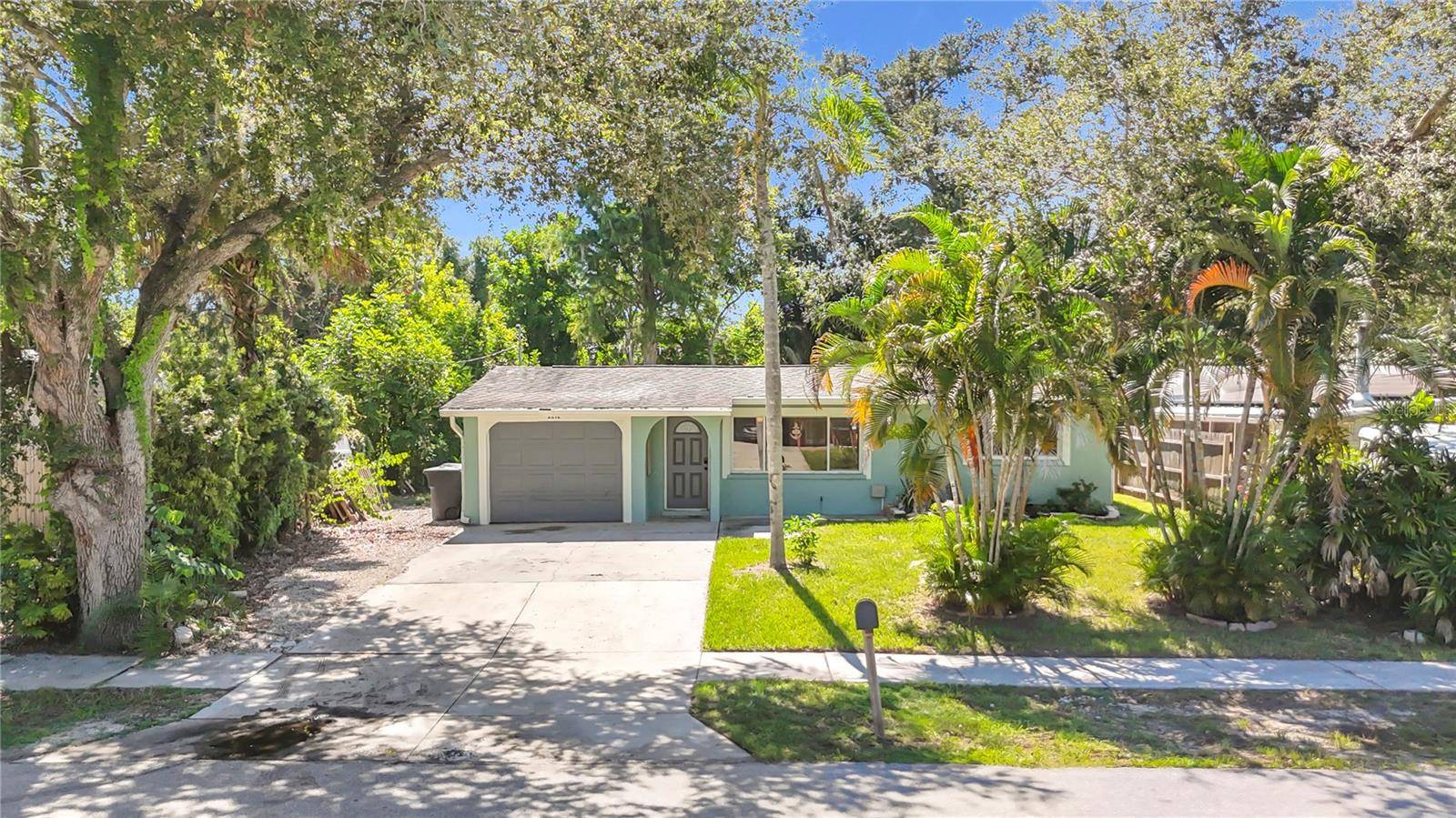 2212 VINSON AVE, Sarasota, FL 34232