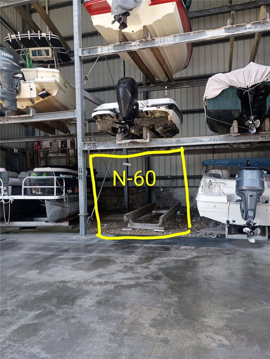 100 CIRCUIT RD #N60, Nokomis, FL 34275