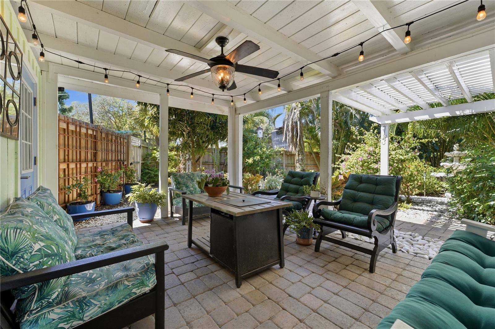 3424 OLD OAK DR, Sarasota, FL 34239