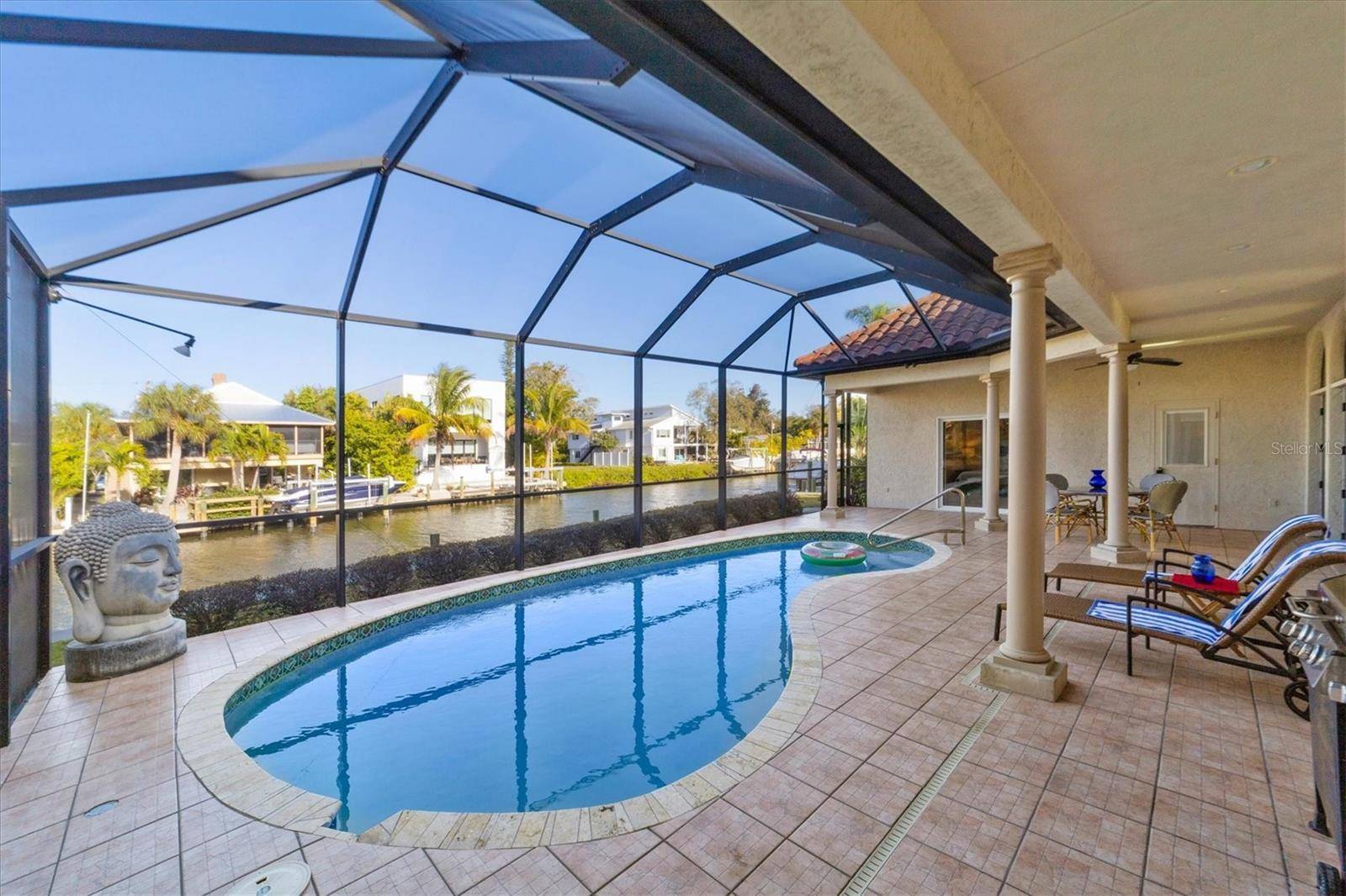 4937 OXFORD DR, Siesta Key, FL 34242