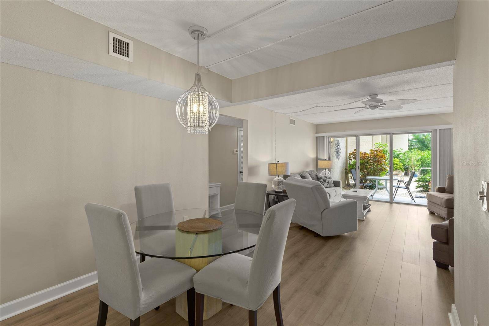 845 BENJAMIN FRANKLIN DR #101, Sarasota, FL 34236