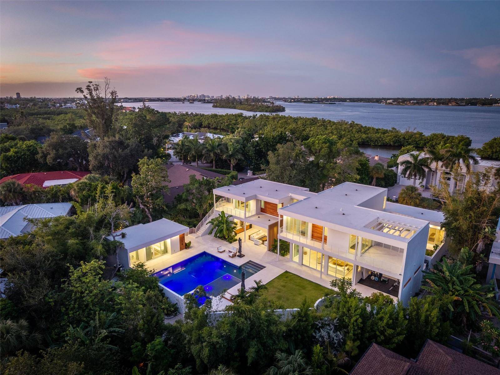 1355 ROBERTS BAY LN, Sarasota, FL 34242