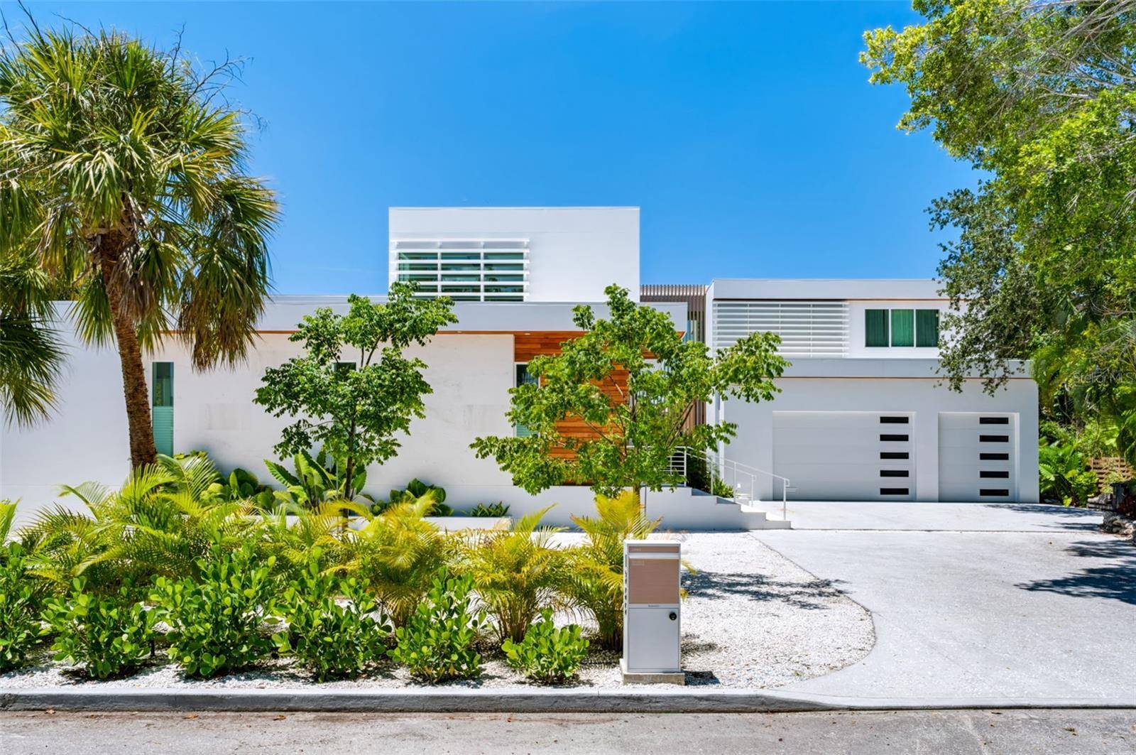 1355 ROBERTS BAY LN, Sarasota, FL 34242