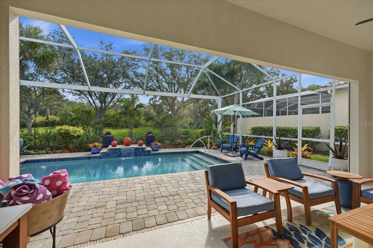 5735 FERRARA DR, Sarasota, FL 34238