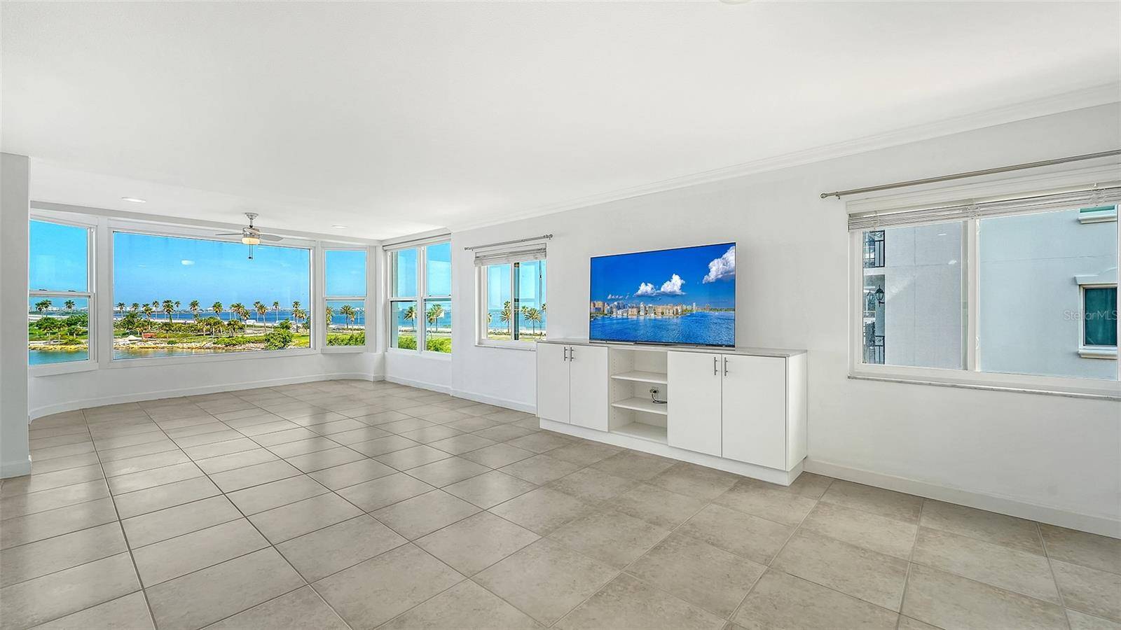 174 GOLDEN GATE PT #43, Sarasota, FL 34236