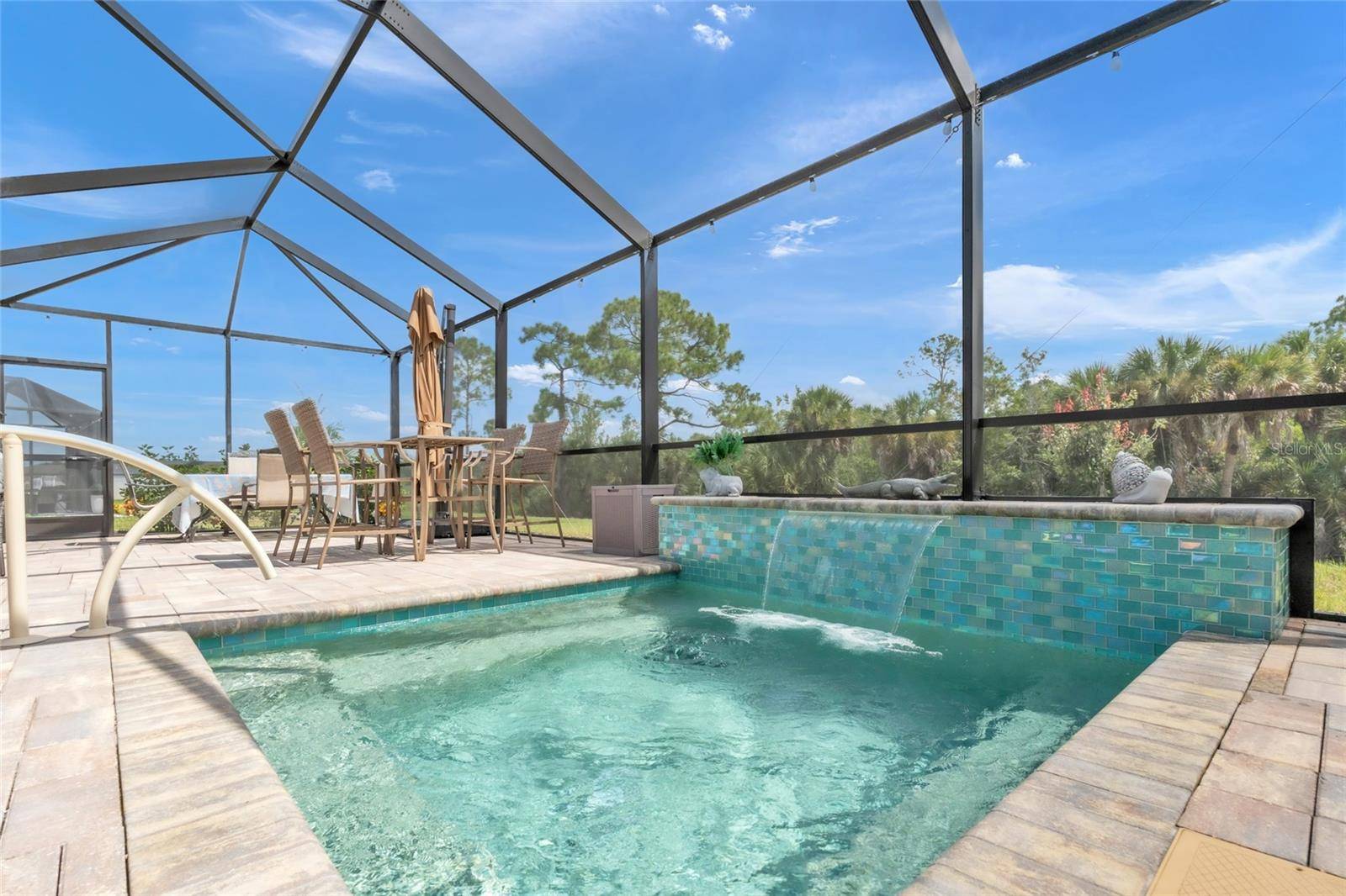 152 LAZY SHORE DR, Nokomis, FL 34275