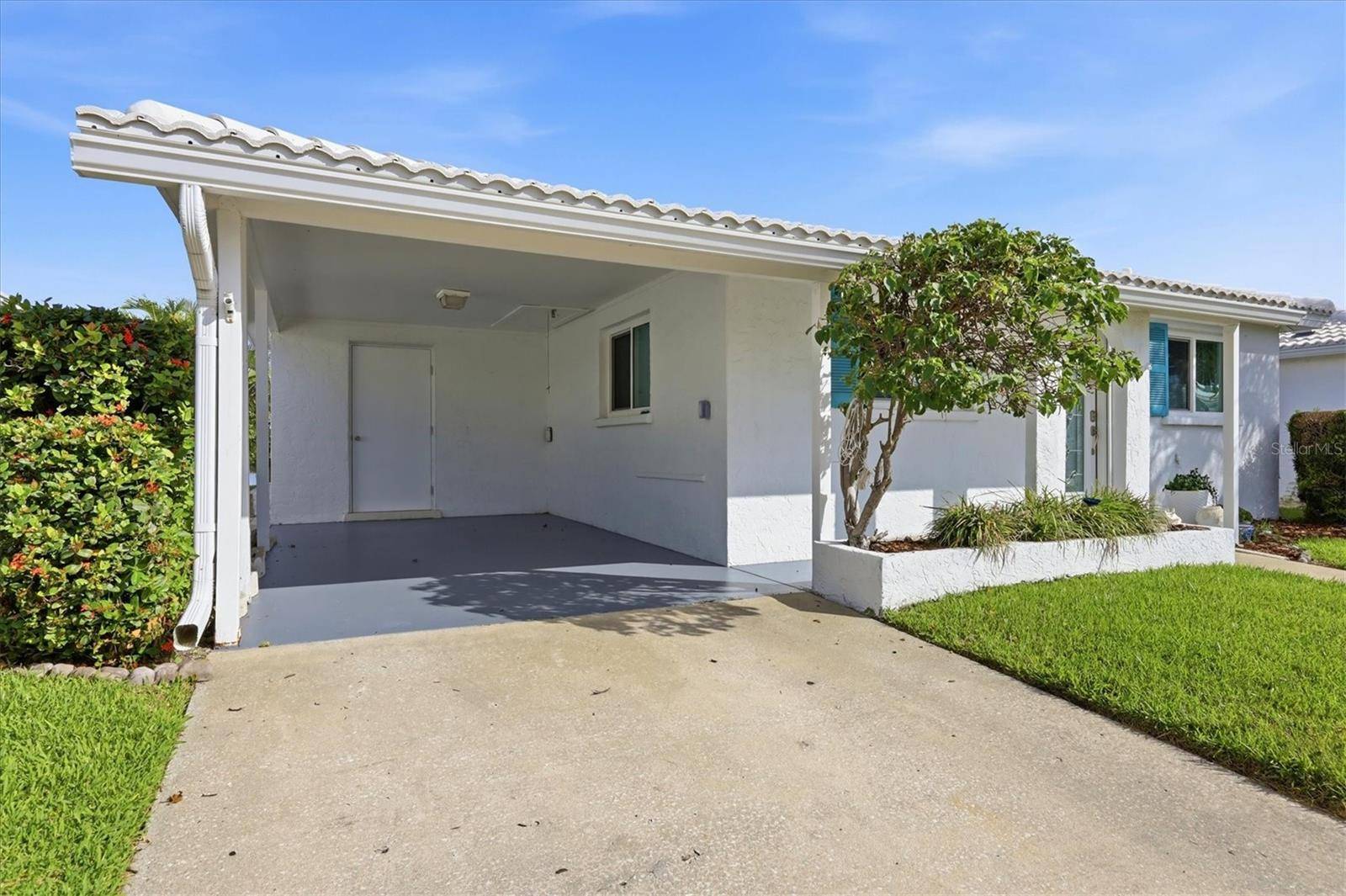 885 SPANISH DR N, Longboat Key, FL 34228